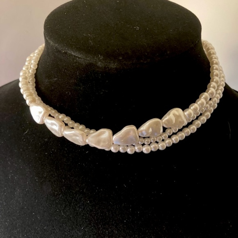 Pearl boho choker necklace.